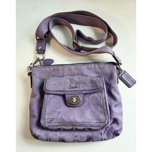 Coach Signature Canvas, Pocket‎ Swing Pack Light Purple Cross Body